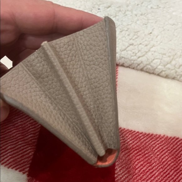 * Final Price Drop * 💰 Louis Vuitton Taupe, Cream, and Pink Leather Wallet - Picture 10 of 16